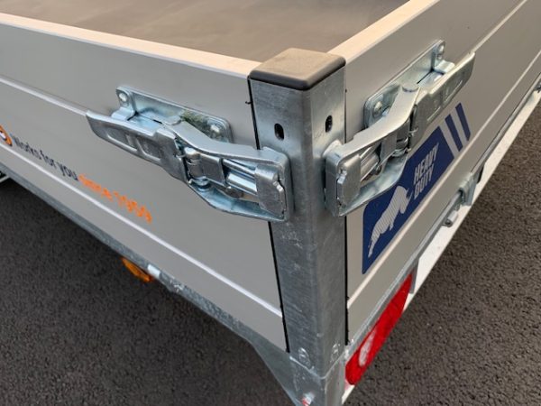 Plateau multi SARIS HEAVY DUTY – PTAC 3500 kg – Rampes + Treuil inclus