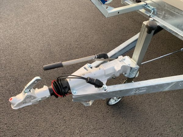 Plateau multi SARIS HEAVY DUTY – PTAC 3500 kg – Rampes + Treuil inclus