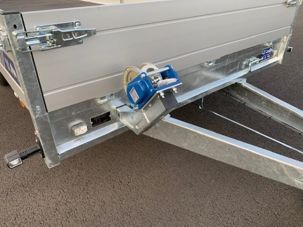 Plateau multi SARIS HEAVY DUTY – PTAC 3500 kg – Rampes + Treuil inclus