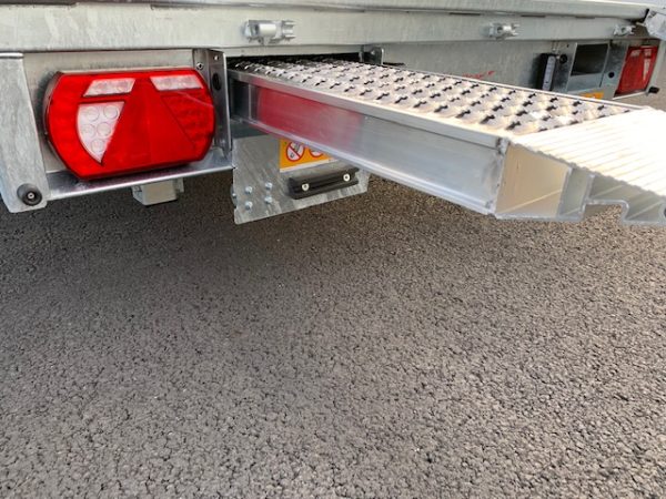 Plateau multi SARIS HEAVY DUTY – PTAC 3500 kg – Rampes + Treuil inclus