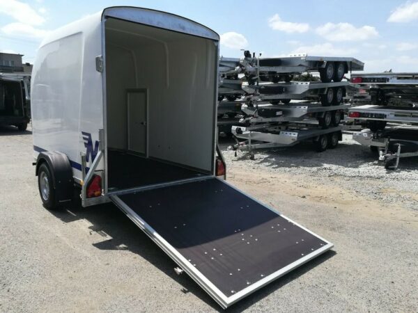 Fourgon en Polyester avec Porte Latérale + Rampe