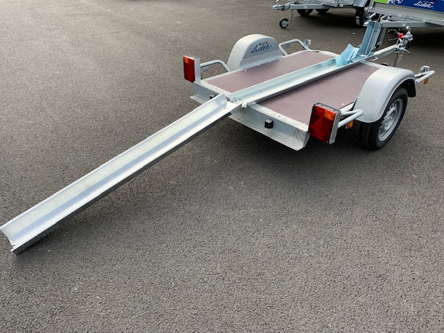 Porte-moto LIDER 39401 – Plancher + Rail + Rampe + Bloque-roue