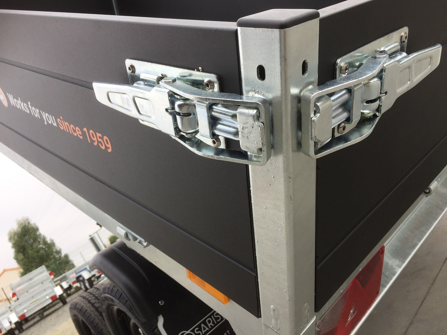 BENNE SARIS K1 276 150 2000 2 – Electrique – PTAC 2000 kg