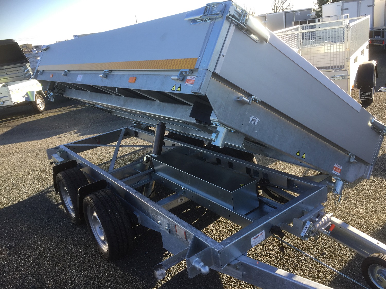 TRIBENNE EDUARD – Electrique+Manuelle de secours – Rampes + Béquilles INCLUS